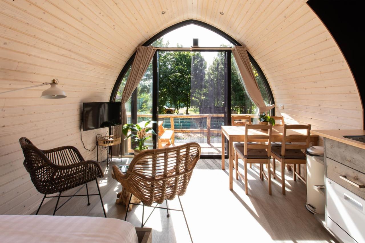 Pod Huisje Met Hottub Dokkum Eksteriør billede