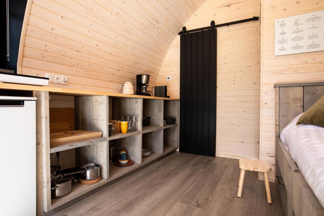 Pod Huisje Met Hottub Dokkum Eksteriør billede