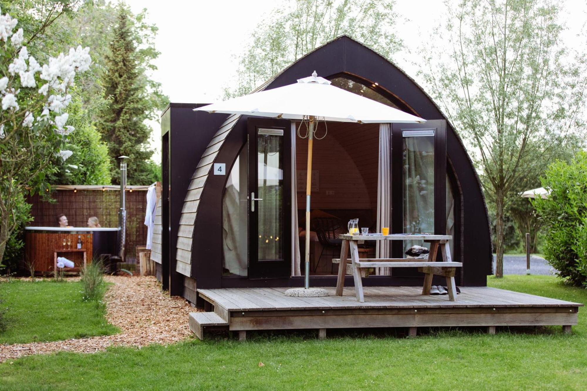 Pod Huisje Met Hottub Dokkum Eksteriør billede